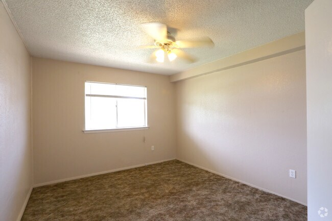 apartamento grande de una habitación, sala de estar - Liberty Station Apartments