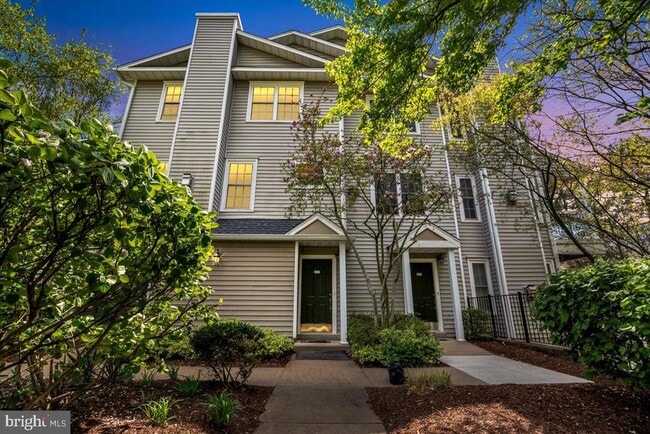 Photo - 4542 Superior Square Townhome