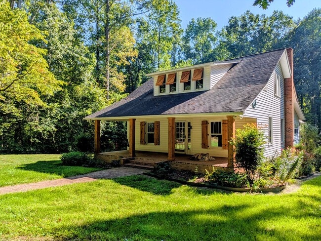 Photo - 1540 Yadkinville Rd