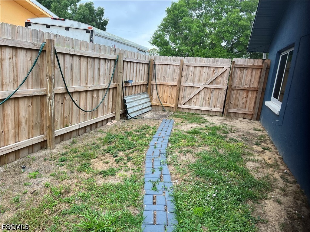 Photo - 19113-19115 Holly Rd