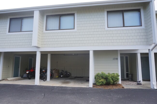 Furnished 3Bd/2Ba Channel Walk Townhome in... - Furnished 3Bd/2Ba Channel Walk Townhome in...