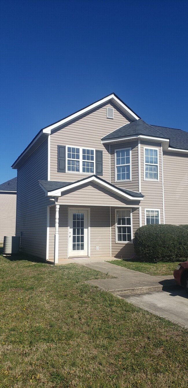 Building Photo - Unit 2