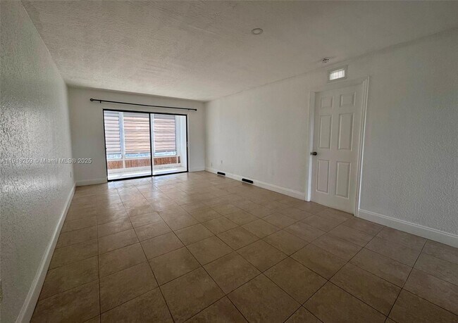 Photo - 7320 NW 85th Ct Unit 205