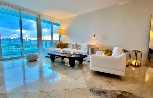Photo - 540 West Ave Unidad 2011