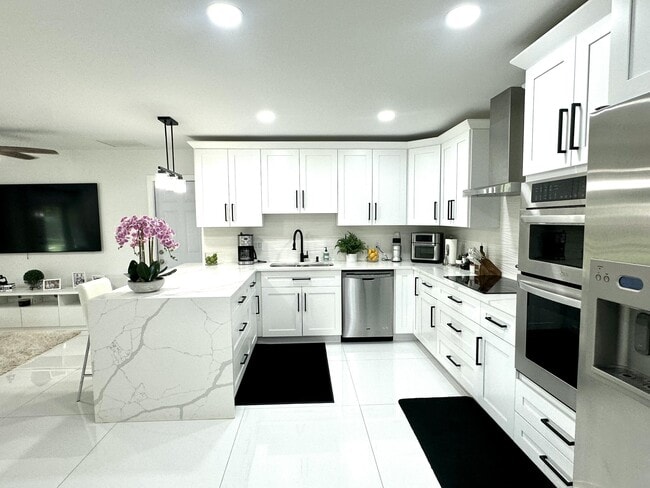 Photo - 121 Eider Ct