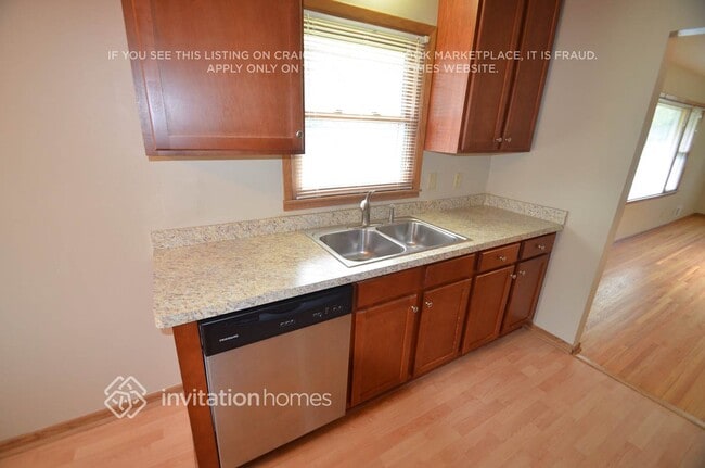 Photo - 5901 2nd St NE