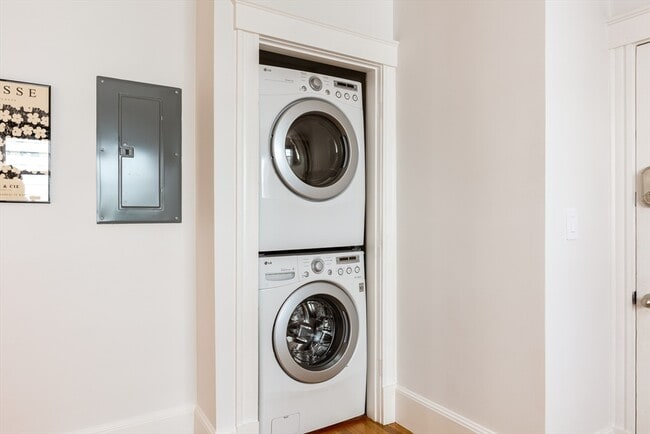 Photo - 58 Conwell Ave Unit #1