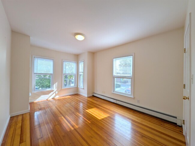 Photo - 7 Locke St Unit 1