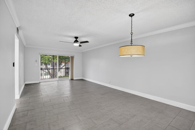 Photo - 830 S Hollybrook Dr Unit 310