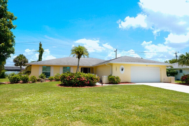 Photo - 1351 Oaklawn Ct House