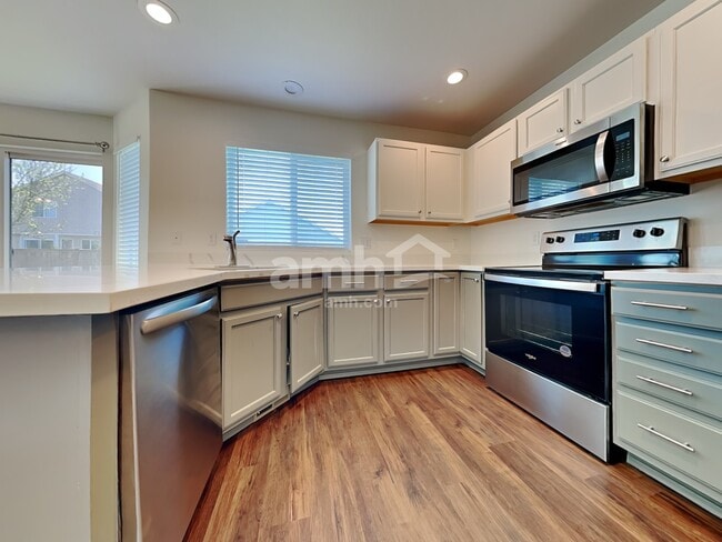 Photo - 16615 Greenleaf Ave SE