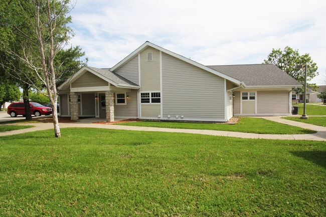 Building Photo - Lyn Crossing Rental
