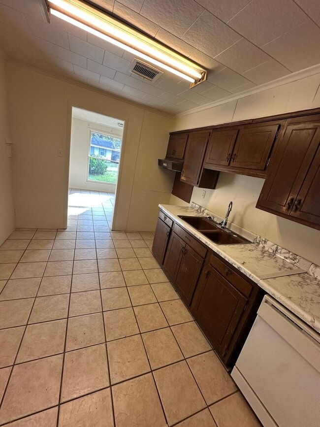 Photo - Cute 3 bedroom house!