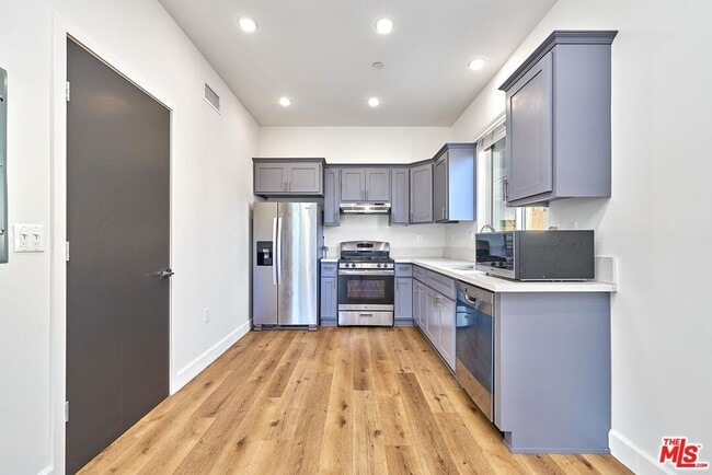 Photo - 14550 Burbank Blvd Unit 103