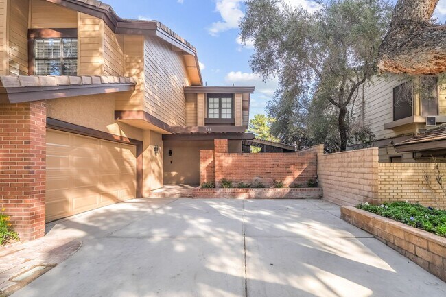 Photo - 968 Pinehurst Dr