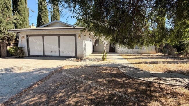 Photo - 4 bed/2 Bath - Available now