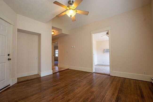 Photo - 133 S 38th St Unidad #2
