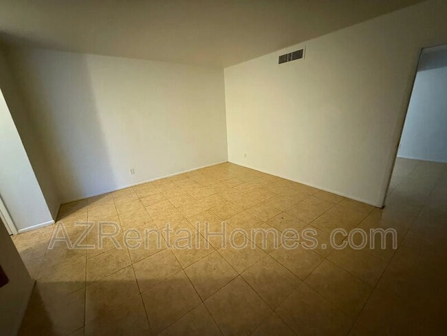 Photo - 6820 E Avalon Dr Unit Apt 1