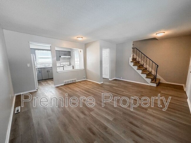 Photo - 219 N Oak Dr