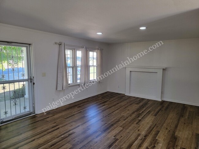 Photo - 2 Bed 1 Bath Bungalow on College