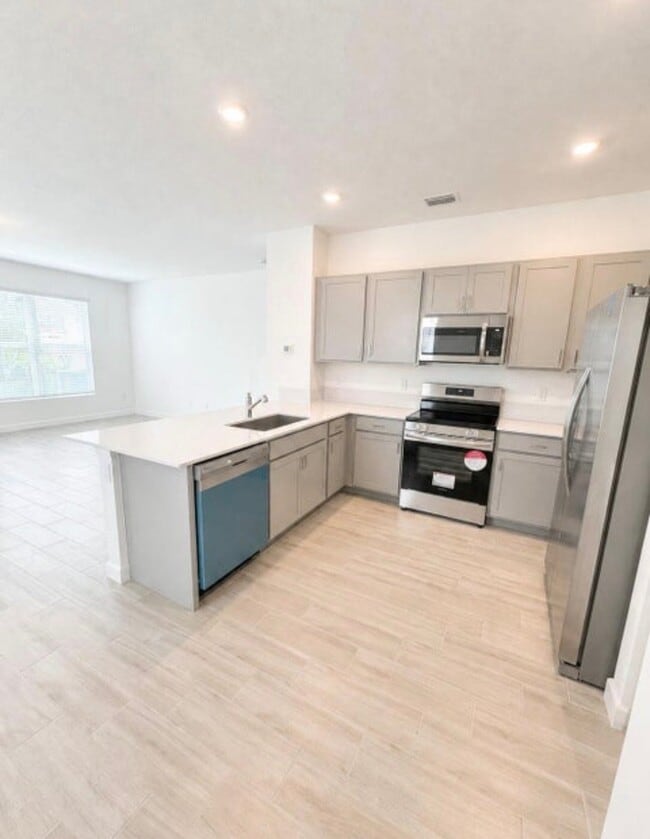 4345 Pond Lily Ln