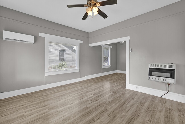 Photo - 2221 Gurnee Ave