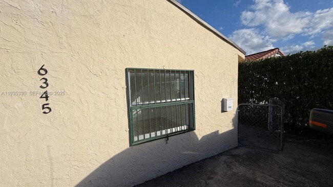 Photo - 6345 N Miami Ave Unidad 1