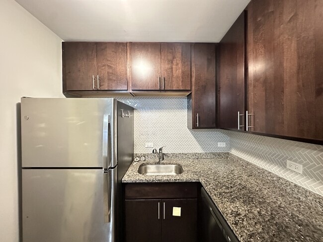 Photo - 447 W Surf St Unit 013