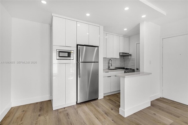 Building Photo - 5991 SW 76th St Unit C2