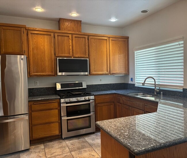 445 Godfrey Dr