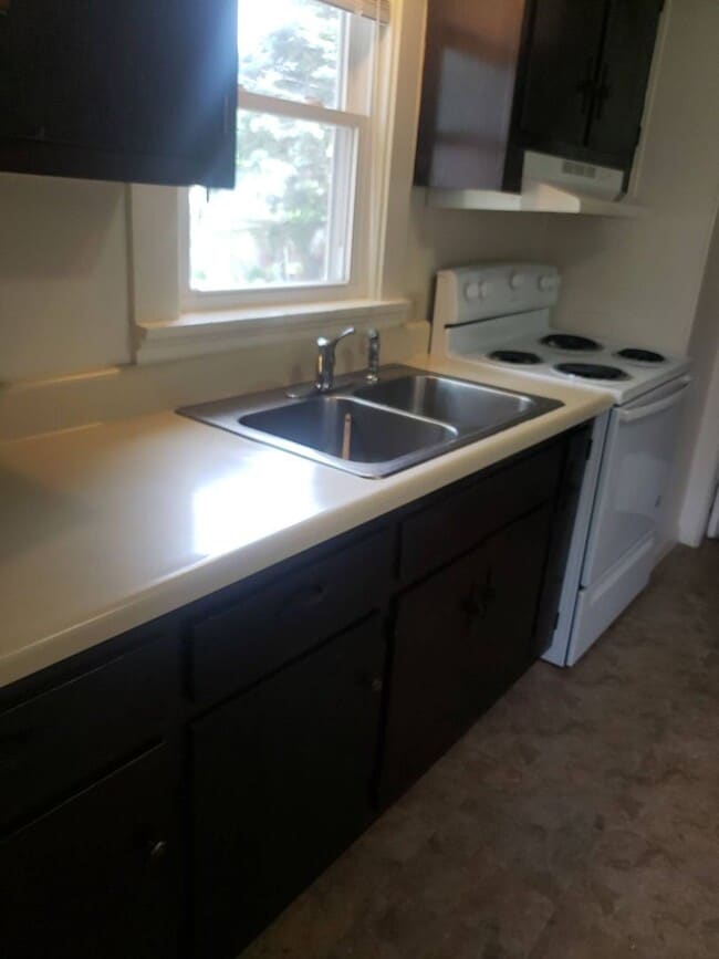 Photo - 2 BR House Near Lakeside Park