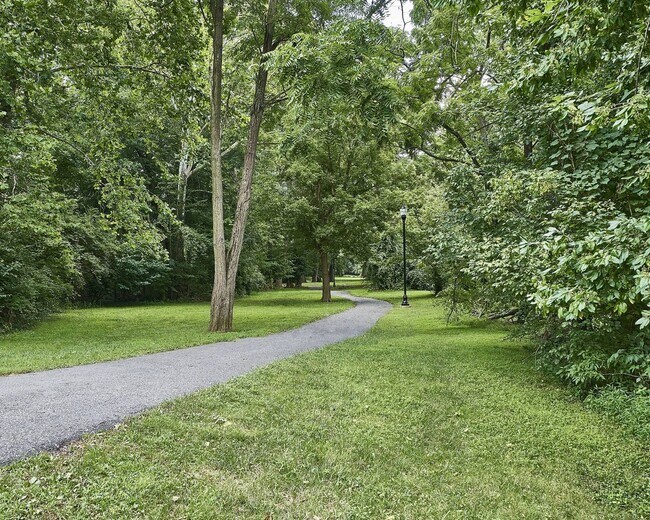 Trail - Willowdale Crossing Apartments