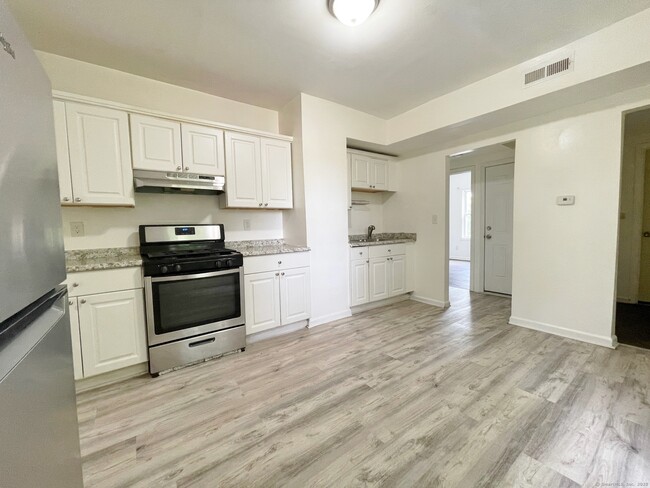Building Photo - 19 Townsend St Unit 3 Rental