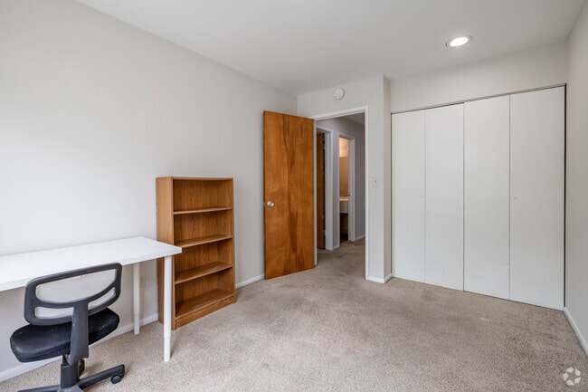 2BR, 1BA - 800SF - Second Bedroom