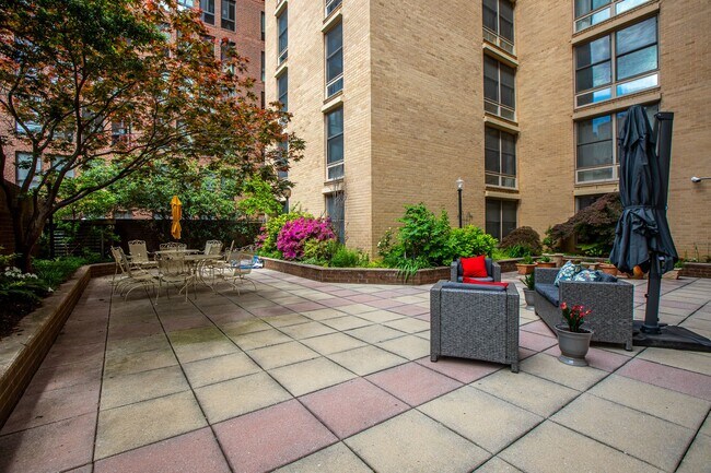 Photo - Beautiful 2 BR/1 BA Condo in Dupont Circle!