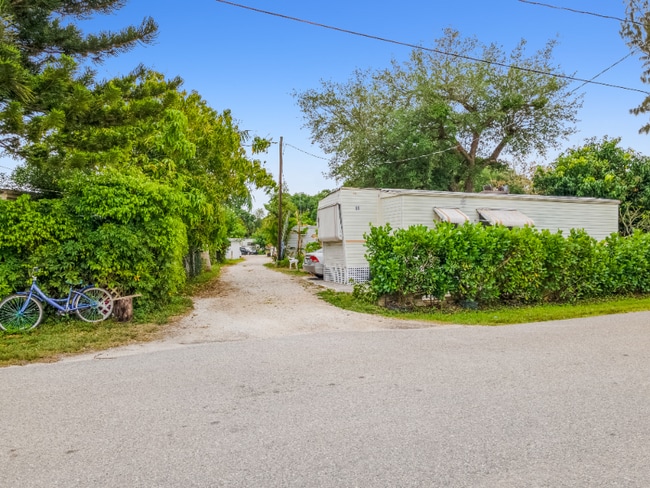 Photo - 27881 New York St