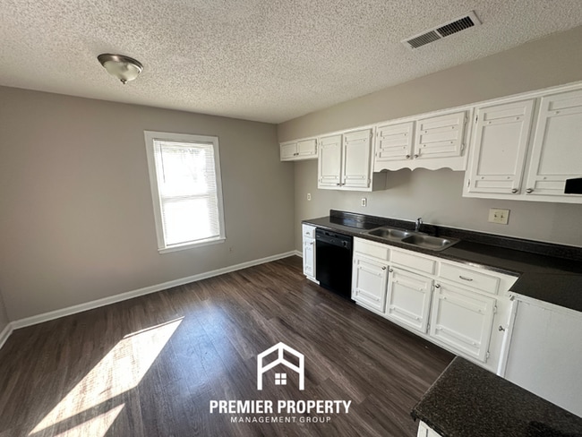 Photo - 5936 Blackrock Ln