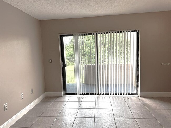 Photo - 5225 Vineland Rd Unit 5225