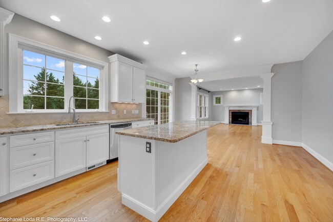 Photo - Beautiful 4 Bedroom Colonial
