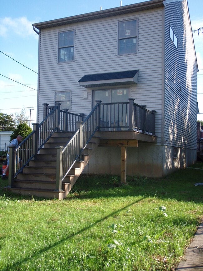 Photo - 1796 Newport Ave