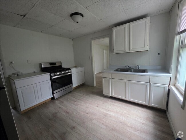 Building Photo - 1222 Vestal Ave Unit 2nd Rental