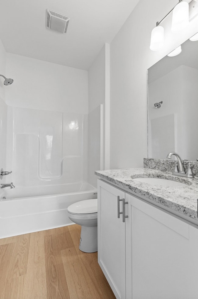 Photo - ONE-MONTH FREE RENT Move-Incentitive!!! Be...