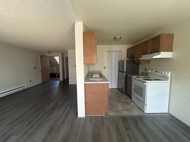 Photo - 15210 Macadam Rd S