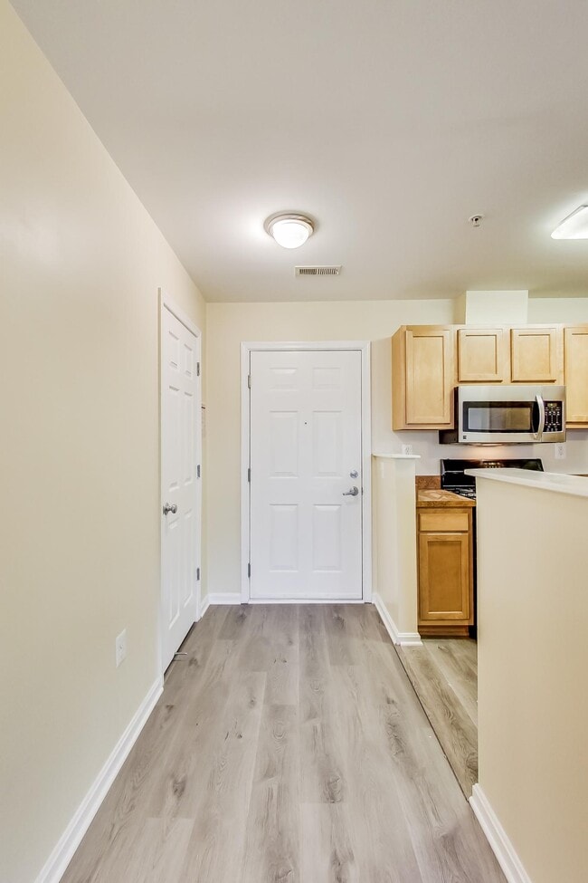 Photo - 1343 Clifton St NW Unidad 204