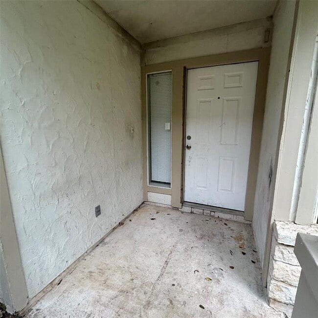 Building Photo - 1235 Armadillo Rd
