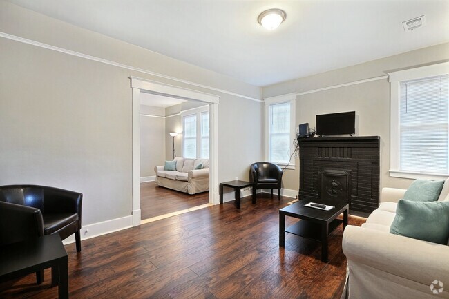 Building Photo - Large Downtown 3BR/2BA House For Rent Walk...