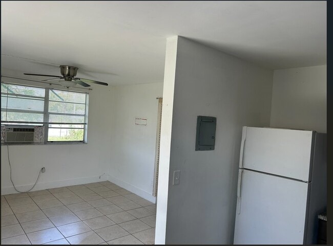 Photo - 2412 NW 19th Ave Unidad 2