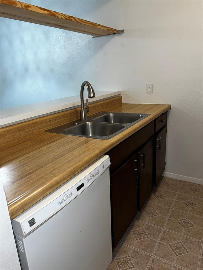 Photo - 807 Plumpton Dr Townhome