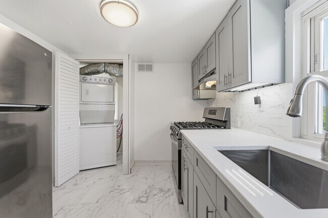 Photo - 76 Schuyler Ave