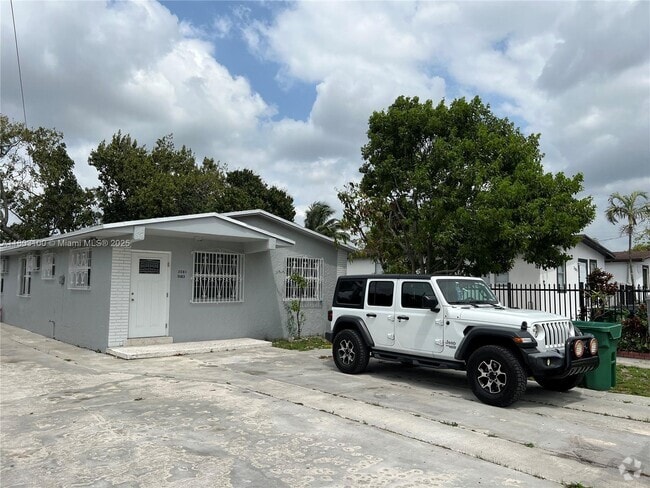 Building Photo - 3081 NW 94th St Rental